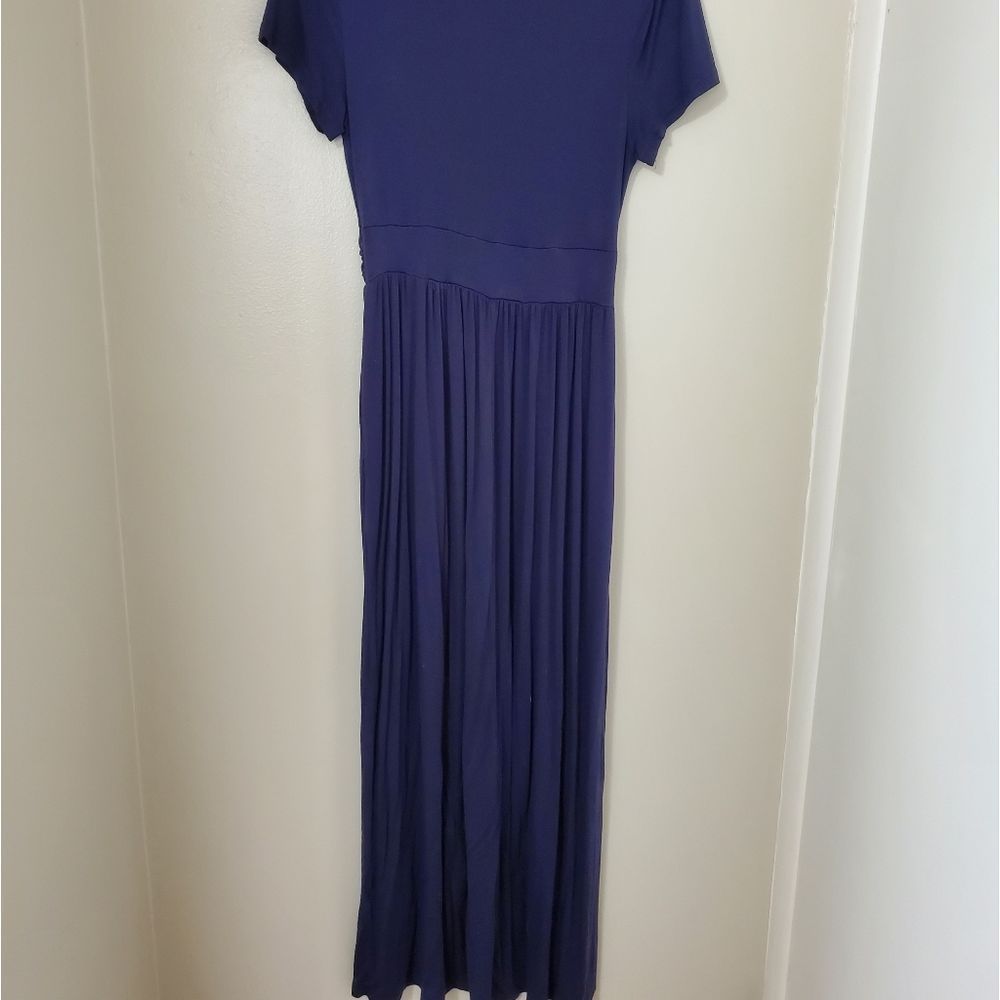 OUGES, Amazon Brand | Navy V-Neck Maxi Long Dress - Picture 4 of 5